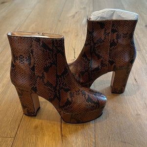 Schutz Ravena Platform Bootie